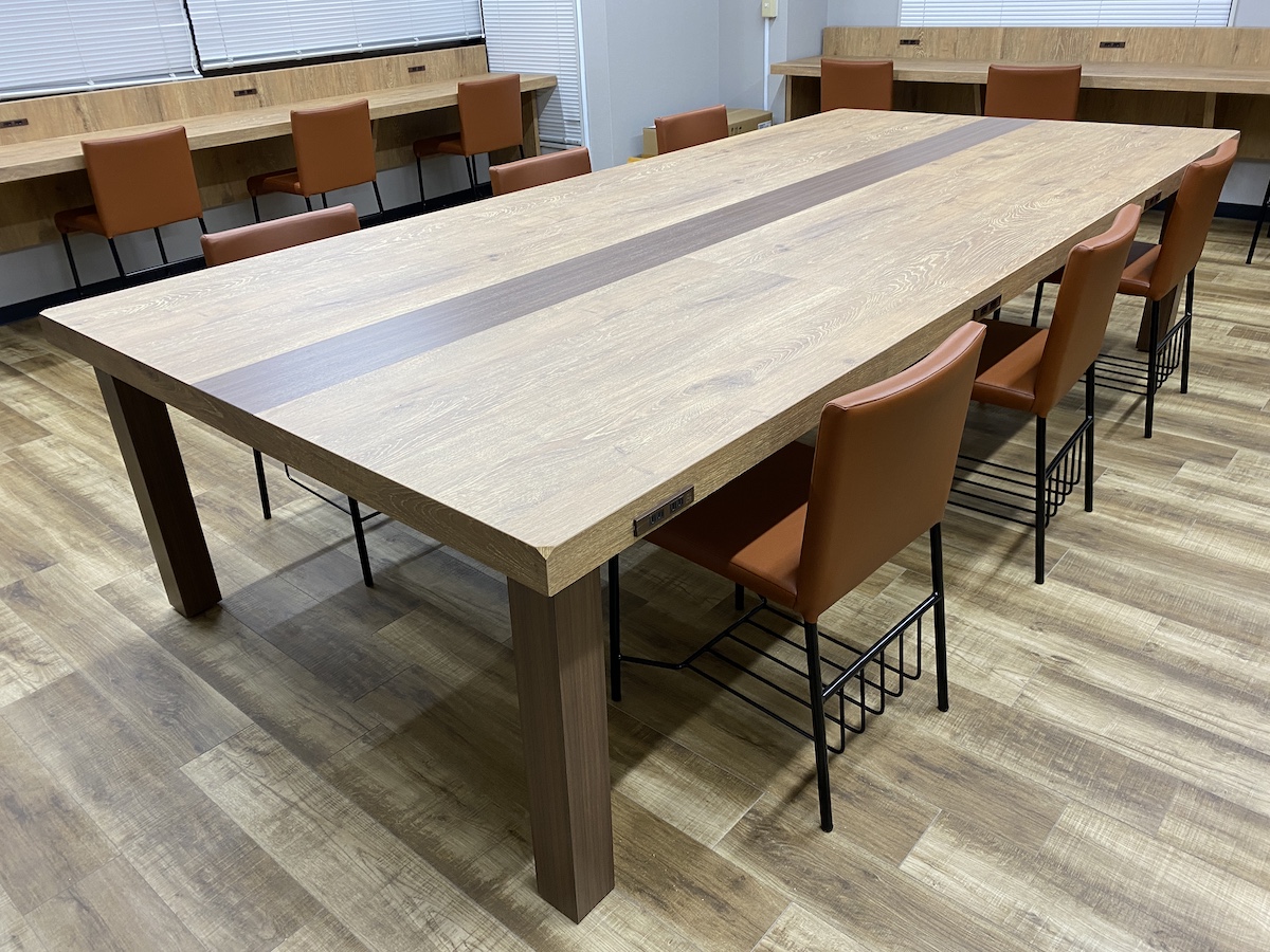 3m×1.4mの大きなテーブル家具制作例