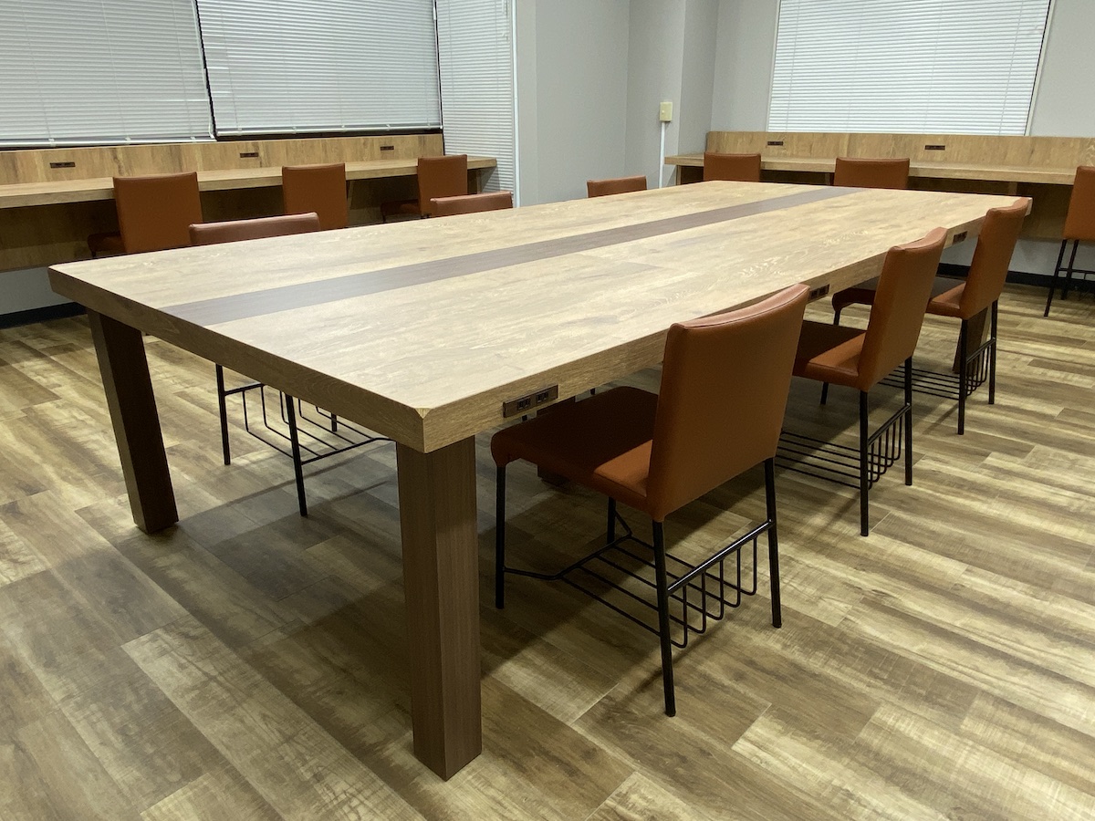 3m×1.4mの大きなテーブル家具制作例5