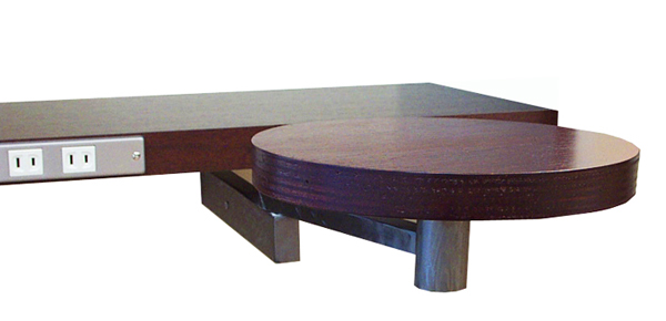 突き出した動くテーブル家具制作例ボタン